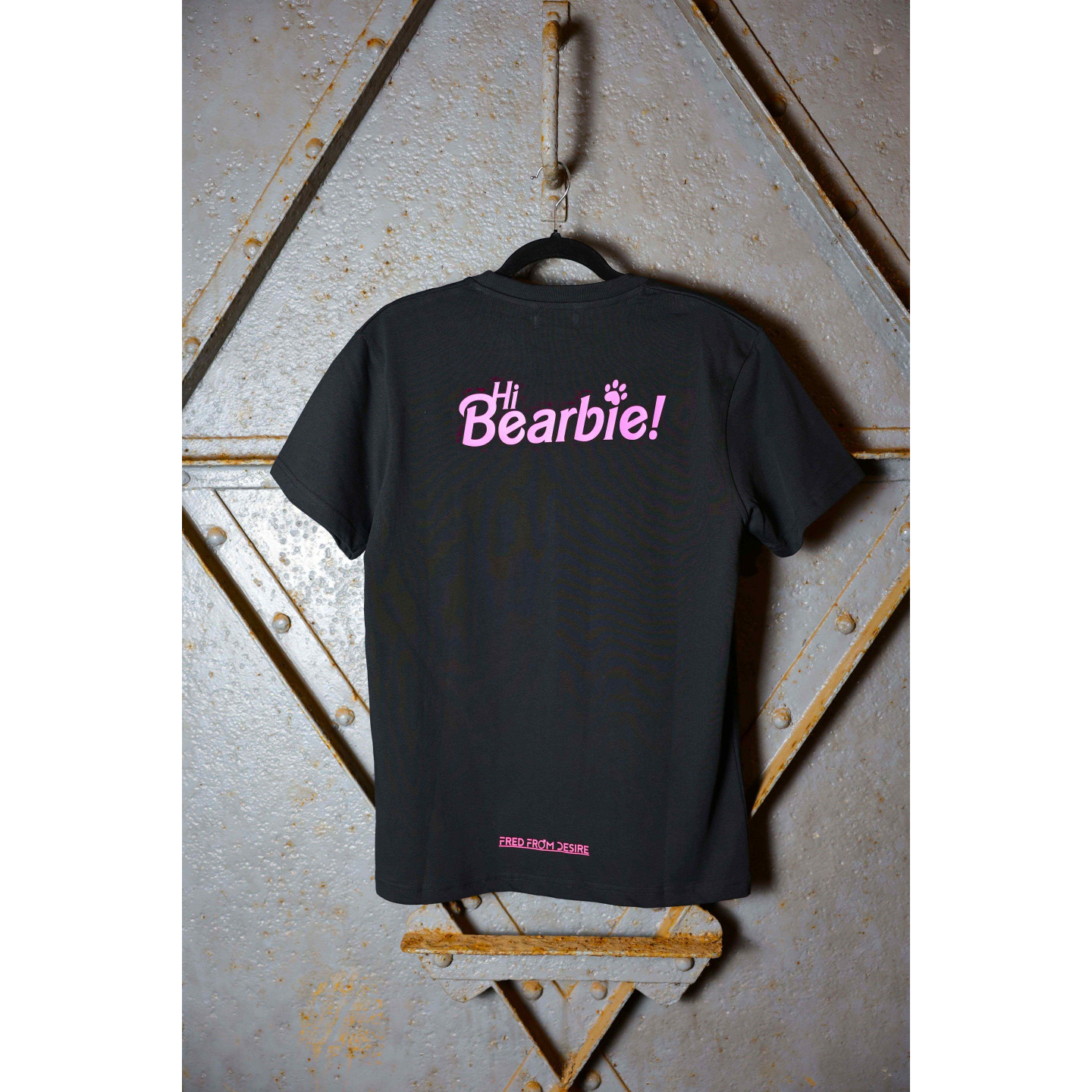 HI BEARBIE black t-shirt