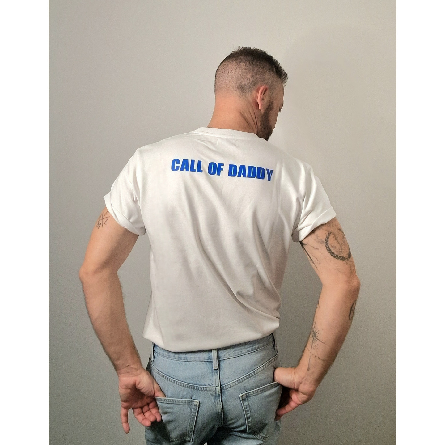 T-SHIRT "CALL OF DADDY" Impression dos et poitrine, coupe classique 100% coton 230gr, impression transfert haute définition.